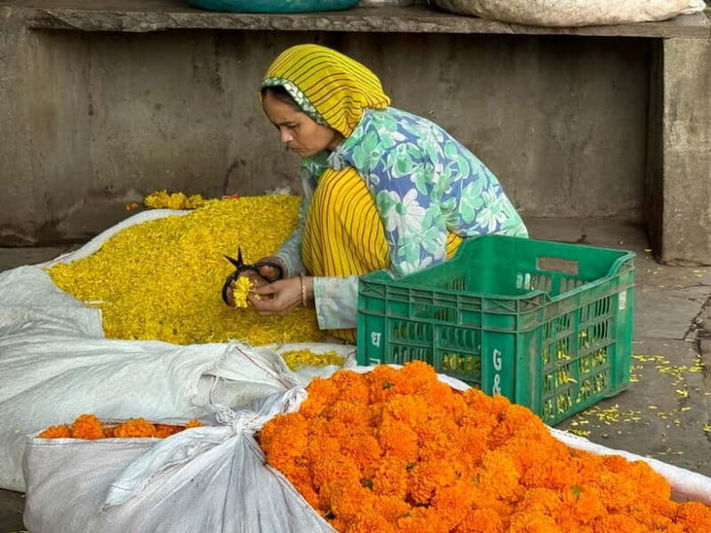 Take in the Beauty of an Early Morning with Fresh Flowers - A Deep Dive into the Jaipur Morning Tour