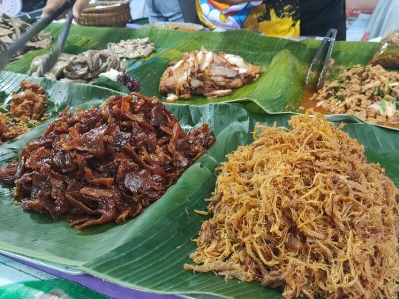 Takua Pa: Food Market, Tsunami Museum, Temple, & Old Town - Key Points