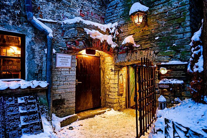Tales of Old Tallinn 2-hour Walking Tour - Authenticity and Guide Quality