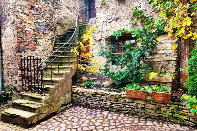 Tales of Tallinn: 4-hour Combo Bus & Walking Tour - Key Points