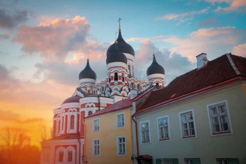Tallinn: 2-hour Best Intro Walking Tour with a Local - What to Expect During the 2-Hour Walk
