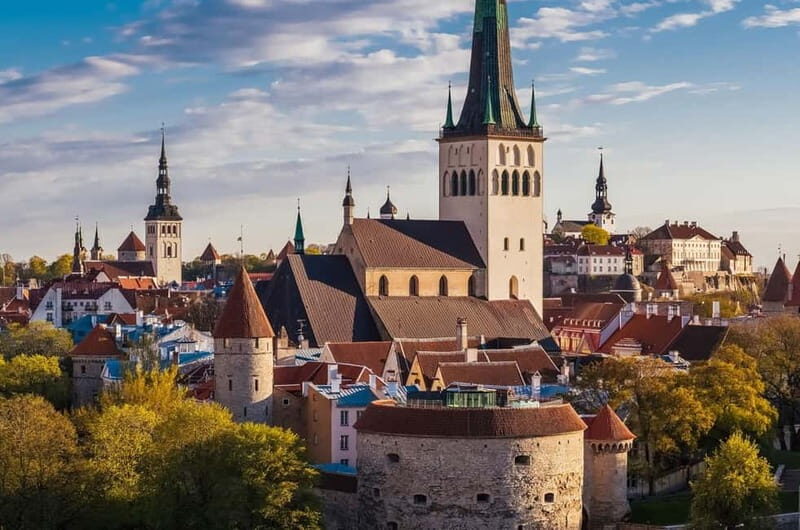 Tallinn: Audio Self Tour Guide with 10 Sightseeing Points - Key Points