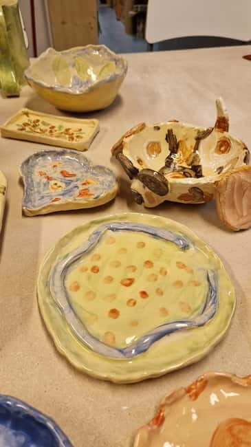 Tallinn: Hand-Sculpting and Painting Ceramic Workshop - Tallinn: Hand-Sculpting and Painting Ceramic Workshop — An Artistic Escape Near the City Center