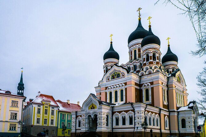 Tallinn Old Town: Food and History Self-Guided Walking Tour - Key Points
