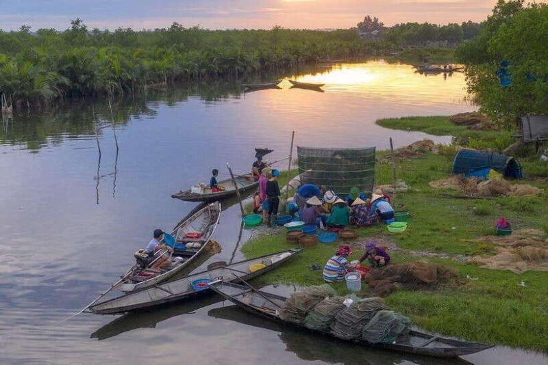 Tam Giang Lagoon Sunset And Fishing Experience From Hue City - Capturing the Sunset and Taking Photos