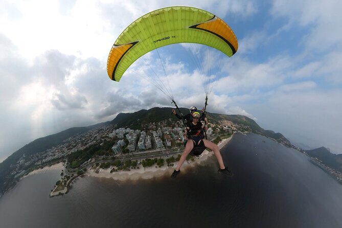 Tandem Paragliding Flight Experience in Niterói - RJ - What Makes This Tour Stand Out?