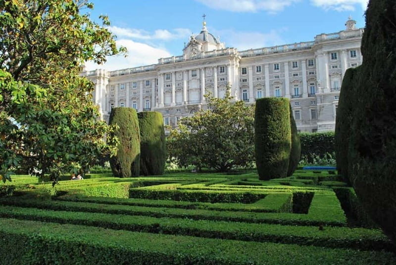Tapas Tour of the center of Madrid in small groups - Exploring Madrid Through Its Flavors and Landmarks