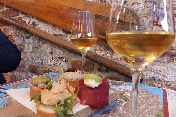 Tapas & Wines through secret Venice - A Deep Dive into the Venice Food & Wine Experience