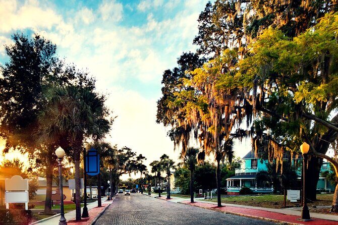 Tarpon Springs: Ghost & History Tour by Silent Slayer Ghost Tours - Experience the Spooky Side of Tarpon Springs with Silent Slayer Ghost Tours