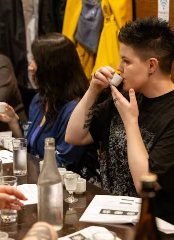 Taste a variety of sakes with a sake sommelier - A short tasting with a useful purpose