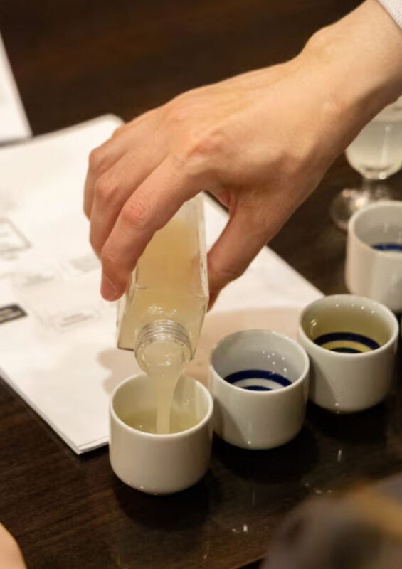 Taste a variety of sakes with a sake sommelier - What the tasting can teach you