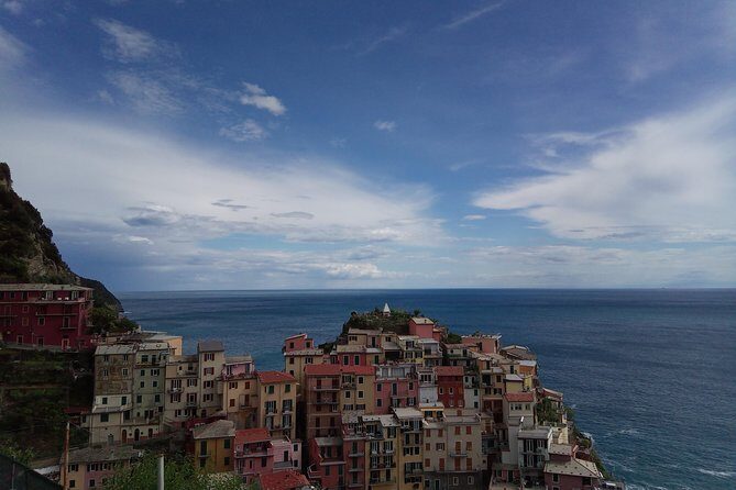 tasting and walk among the vineyards of the Cinque Terre - A Deep Dive into the Vineyards and Wine Tasting Experience