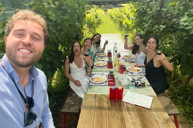 Tasting in a Tuscan Vineyard with transfer from Lucca - FAQs