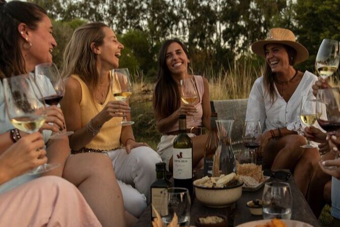 Tasting in two wineries + full lunch. Transfer included - Key Points