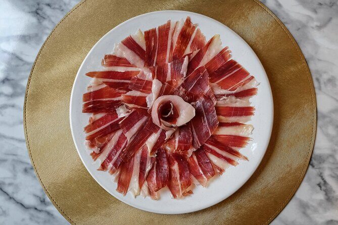 Tasting of Iberian Hams with Wine or Cava Pairing - A Closer Look at the Experience