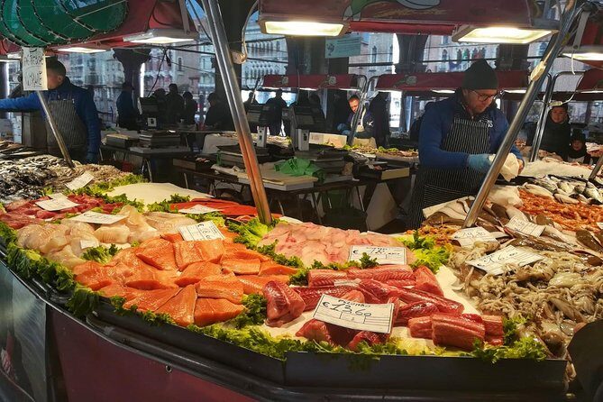 Tasty Street Food Tour of Venice City Center with Cicchetti & Local Specialties - What to Expect at Each Stop