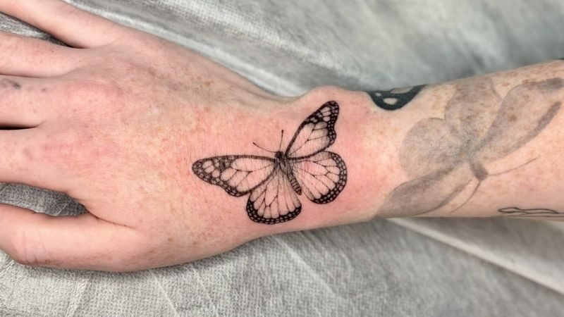 Tattoo Session (Asakusa): Souvenir Tattoo - From Wabori to anime and fineline