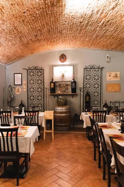 Taverna dei Servi Florence: Traditional Tuscan wine tasting - Key Points