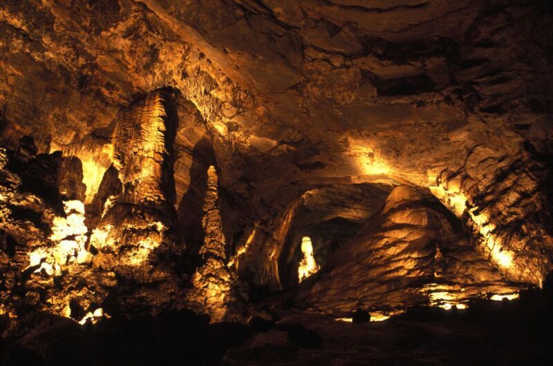 Taxco, Cacahuamilpa Caves and Cuernavaca Full-Day Tour - Lunch and Silver Shopping in Taxco