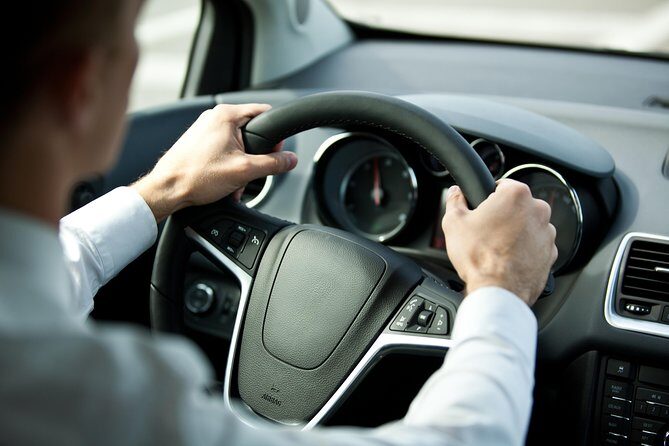 Taxi From Barcelona City to Barcelona Airport - Who Should Choose This Service?