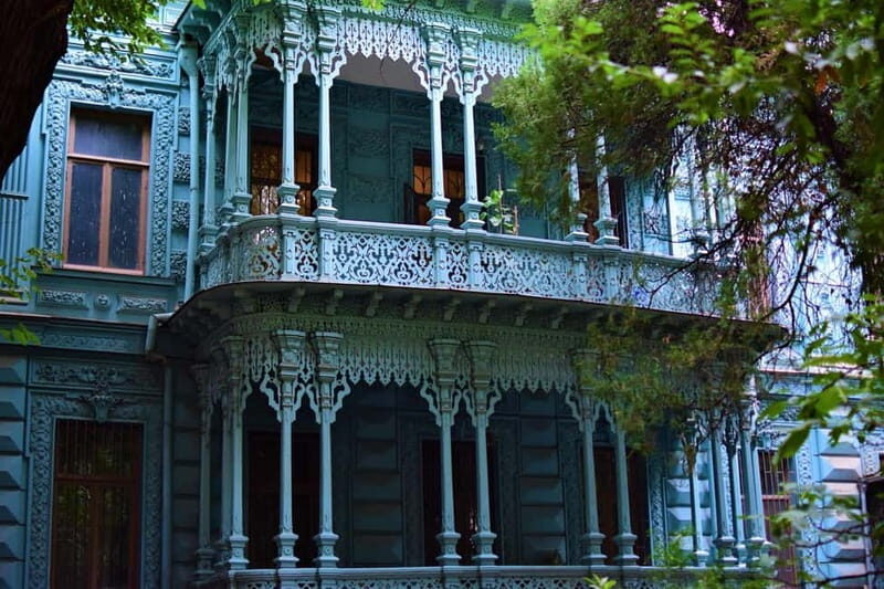 Tbilisi: Alternative Guided Walking Tour with Wine & Snacks - An In-Depth Look at the Tour