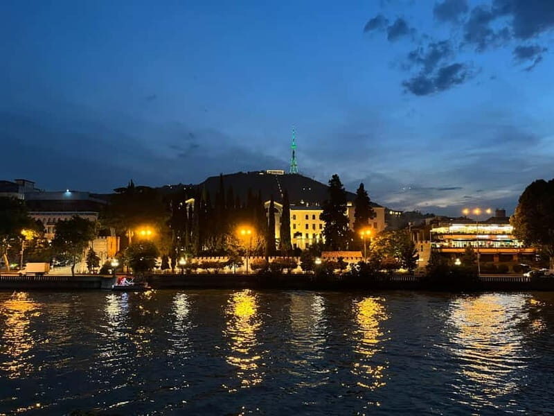 Tbilisi by Night: Private Old Town Walk & Traditional Dinner - Who Should Consider This Tour?