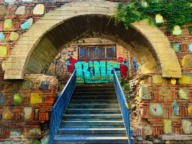 Tbilisi: Hidden Gems Walking Tour with Food & Wine Tastings - Key Points