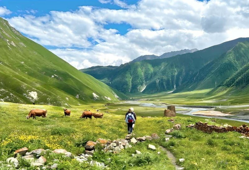 Tbilisi: Kazbegi Gudauri Ananuri and Truso Adventure by 4x4 - Authentic Experiences and Authentic Guides