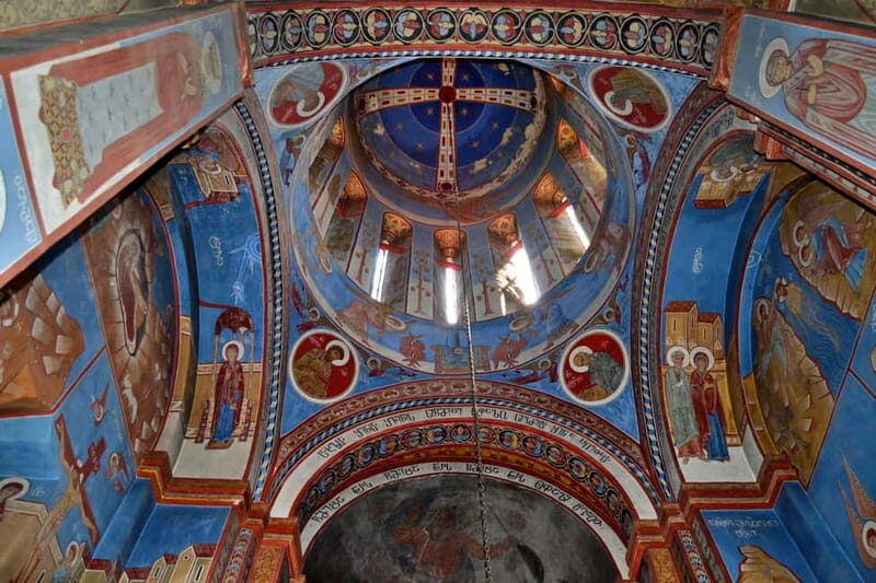 Tbilisi: Mystical Sololaki District and Vera Cemetery Tour - Exploring the Mystical Heart of Tbilisi