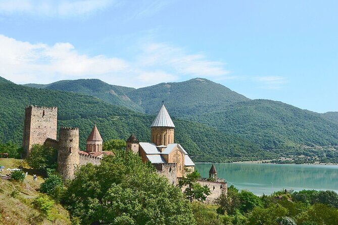 Tbilisi to Kazbegi, Gudauri, and Ananuri Day Tour - Key Points