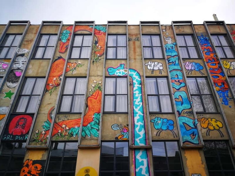 Tbilisi: Vintage Stores and Cafes Walking Tour with Coffee - A Closer Look at the Experience