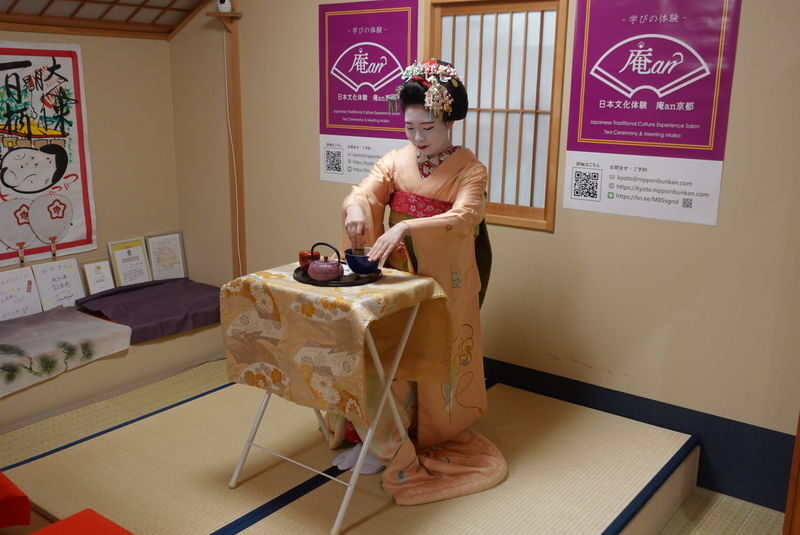 Tea Ceremony, Dance and Game with Japanese Maiko - A Close Look at Kyoto’s Maiko Culture