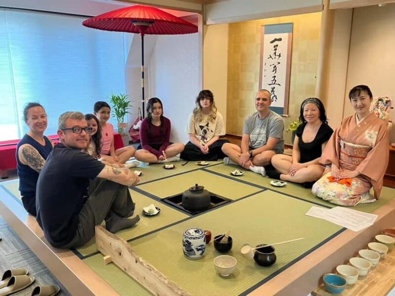 Tea ceremony experience in Japanese-style room 60min - Key Points