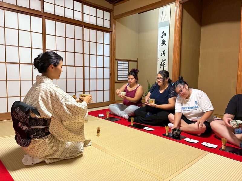 Tea Ceremony Tokyo Cha An in Shibuya - Choose a bowl and whisk your own