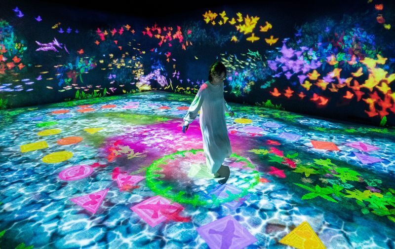 teamLab Future Park Okinawa - Rolling light, moving bodies, and play