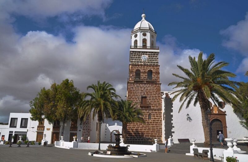 Teguise: Market and César Manrique Foundation Tour - Why This Tour Is a Smart Choice