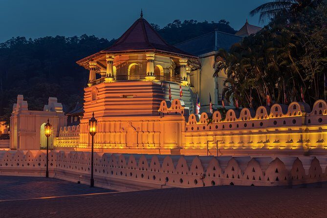 Temple of The Sacred Tooth Relic Entrance Ticket with Guide - Who Will Enjoy This Tour?