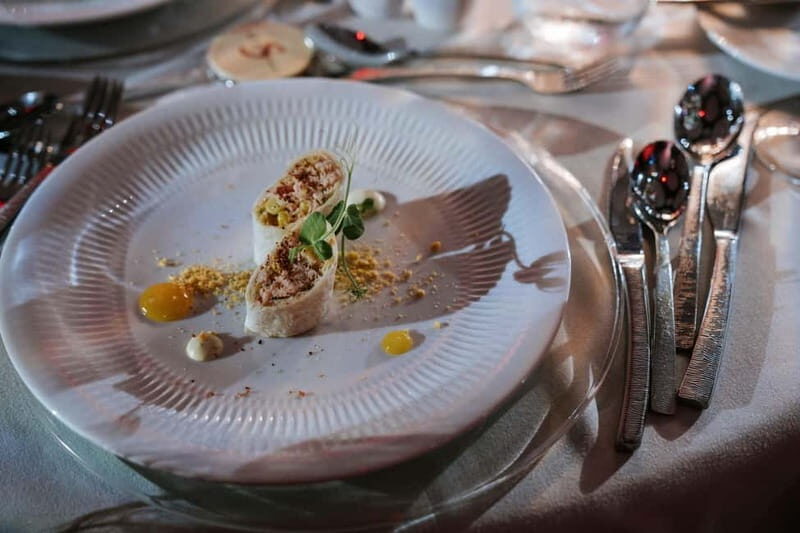 Tenerife: Scandal Dinner Show Entry Ticket and 5-Course Meal - Tenerife: Scandal Dinner Show Entry Ticket and 5-Course Meal — An Evening of Entertainment and Fine Dining