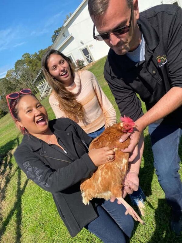 Tennessee: Cedar Pond Farms Feathers & Friends Experience - Key Points