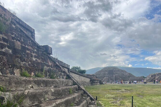 Teotihuacan and Basilica of Guadalupe Tour from Mexico City - The Experience: Pacing, Group Size, and Comfort