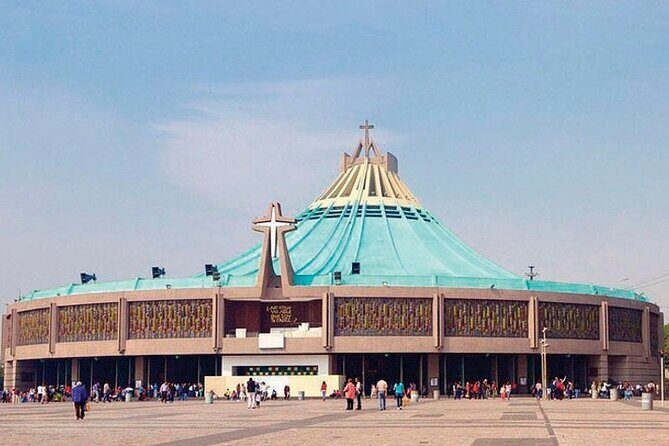 Teotihuacan and Basilica of Guadalupe with mezcal, tequila & handcrafts - Key Points