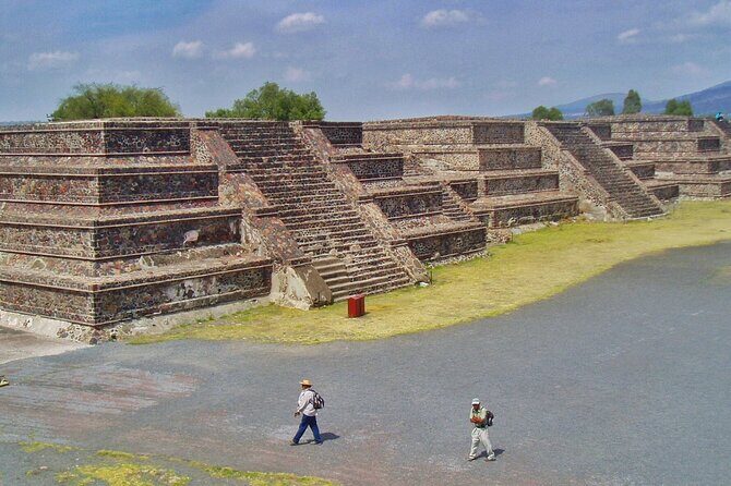 Teotihuacan Pyramids Guided Walking Tour 2 hours - FAQs