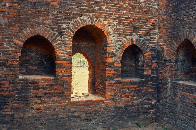 Terracotta Temples and Baluchuri Weavers Tour - Authenticity and Depth