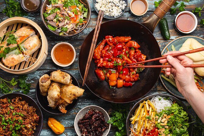 Thai Cooking Class and Visit to the Local Market with your English-speaking guide - Key Points