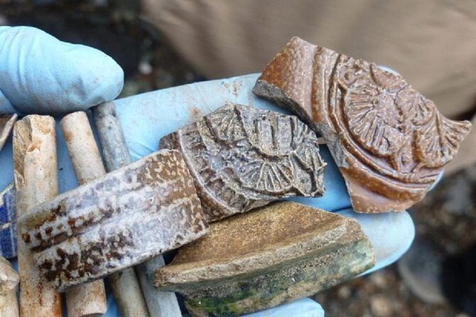 Thames Beachcombing - A Close Look at the Thames Mudlarking Experience
