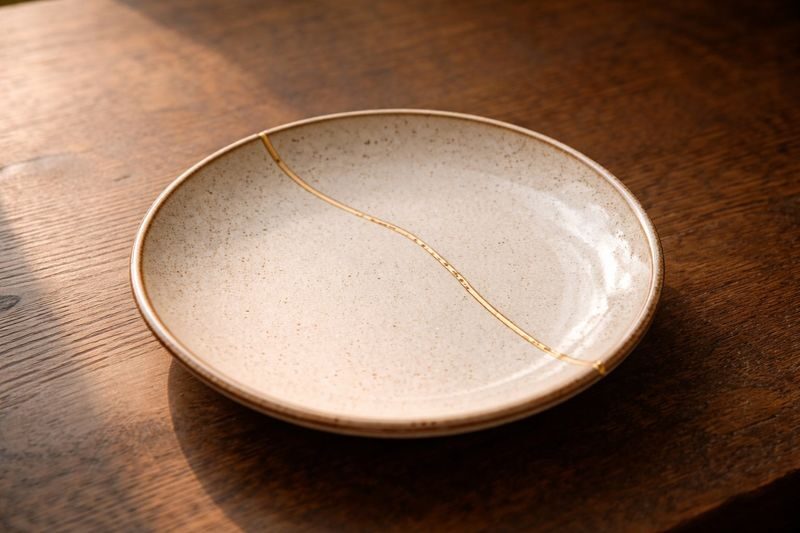 The Art of Kintsugi: Traditional Golden Repair in Tokyo Asakusa - From fragments to a finished plate