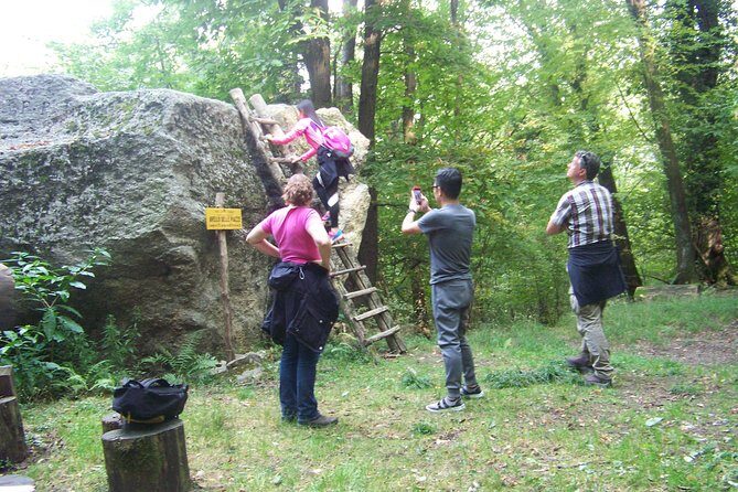 The Avelli's mystery, the Pendula Stone and the Boulders - An In-Depth Look at the Tour Experience