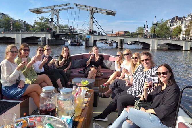 The best boat trip through the Amsterdam canals - Who Will Love This Tour?