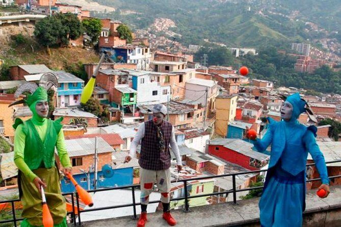 The best Commune 13 Tours in Medellín - An In-Depth Look at the Comuna 13 Tour