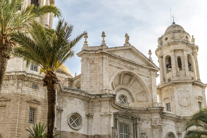 The Best of Cadiz - Private Walking Tour - Authenticity and Highlights Based on Reviews